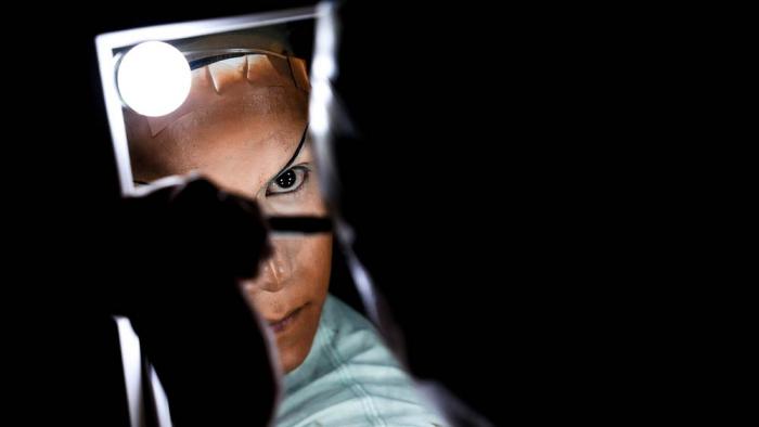 Mari Con Carne applies their makeup before attending Les Miserables at the Kennedy Center in drag, on the night that President Donald Trump and first lady Melania Trump were in also attendance, Wednesday, June 11, 2025, in Washington