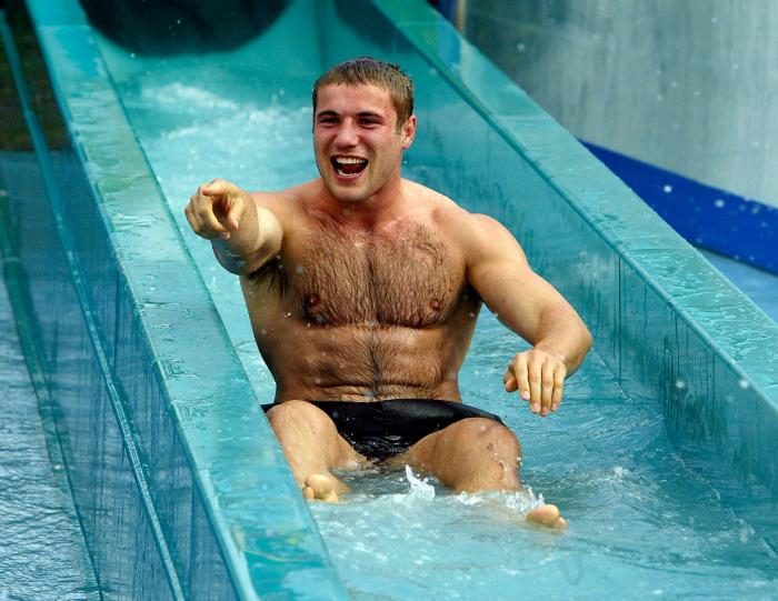 Ben Cohen of England enjoys the waterslide at the Wet 'n' Wild theme park , on October 28, 2003 the Gold Coast, Australia. (Photo by David Rogers/Getty Images)