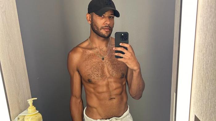 Jeffrey Bowyer-Chapman Gets Arty with Latest Thirst Traps