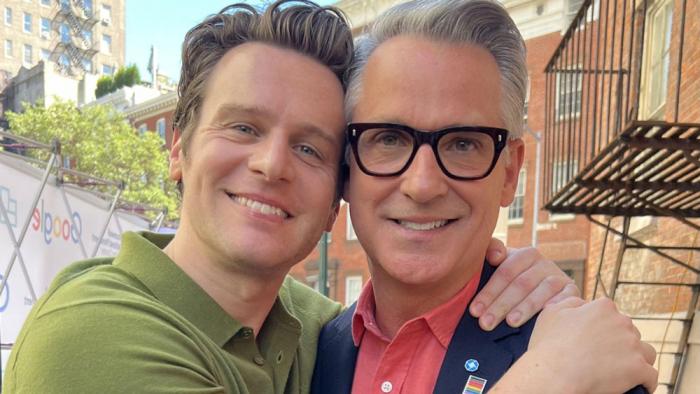 Jonathan Groff and William Kapfer