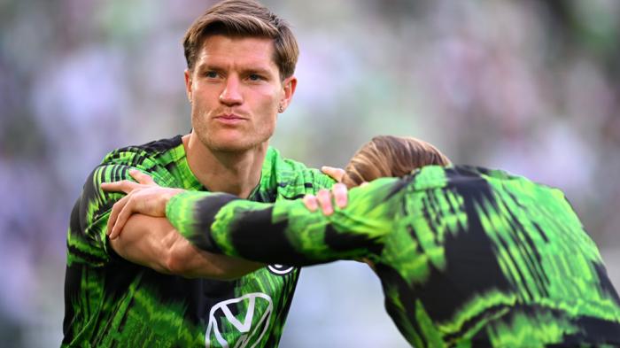 Kevin Behrens of VfL Wolfsburg looks on during his warm up prior to the Bundesliga match between VfL Wolfsburg and Borussia Mönchengladbach at Volkswagen Arena on April 07, 2024 in Wolfsburg, Germany. (Photo by Stuart Franklin/Getty Images)