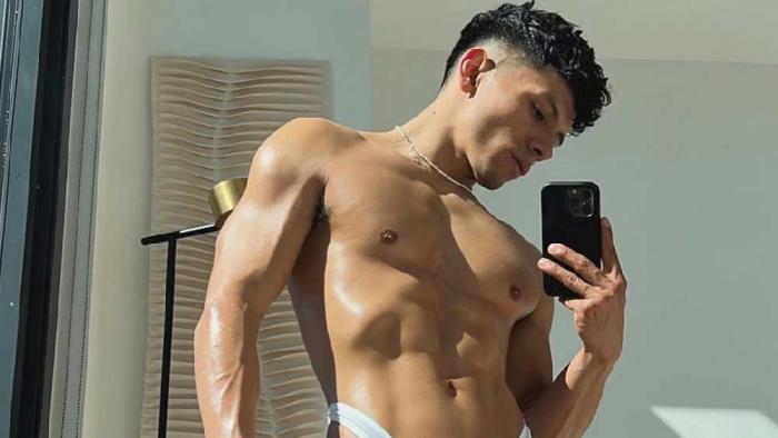  Fabian Divani 
