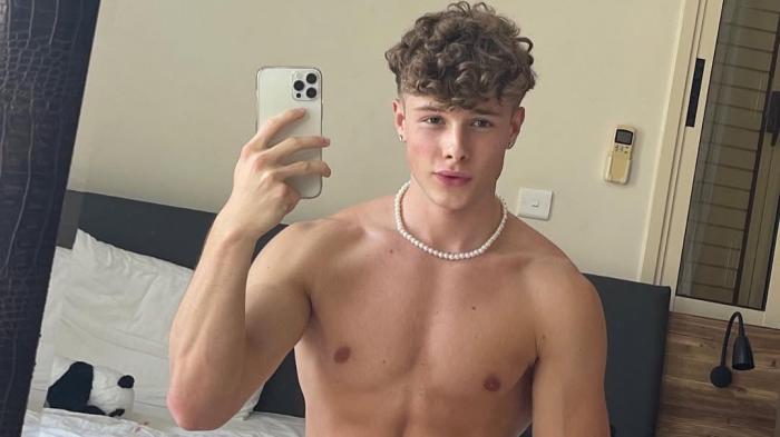Benjamin Hilton