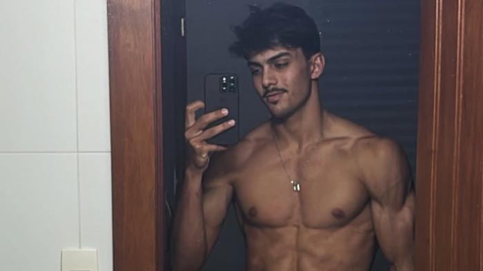 Filipe Leonel is a Sexy Carpenter Who Turns Screws — and Heads
