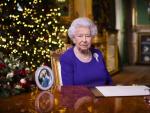Queen Elizabeth Pays Tribute to 'Kindness of Strangers'
