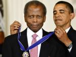 Oscar Winner and Groundbreaking Star Sidney Poitier Dies