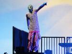 Miley Cyrus, Green Day Span Decades in Pre-Super Bowl Show