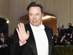 Musk Says He Would Reverse Twitter's Ban of Donald Trump