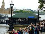 Royal Fans Give London Tourism A Bump Amid UK Economic Woes