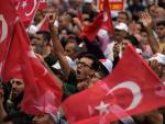 Thousands March in Turkey to Demand Ban on LGBTQ Groups