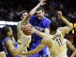 Watch: Australian NBL Player Isaac Humphries Announces He's Gay