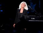Christine McVie, Fleetwood Mac Singer-Songwriter, Dies at 79