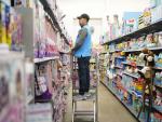 Shoppers, Workers Clash Over Post-Pandemic Expectation