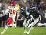 Mahomes, Chiefs Beat Eagles 38-35 in Super Bowl
