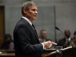 Tenn. Governor Vows to Sign Anti-Drag Bill as Photo Surfaces