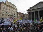 Italian Government Limits Parental Rights of Gay Couples