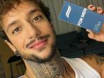 Transphobic Trolls Melt Down Over Tampons for Men and Brand Spokesman Puts Them in Their Place