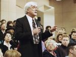 Phil Donahue, who Ruled Daytime Talk for Years Until Oprah Overtook him, Left a Lasting Imprint