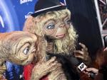 Heidi Klum and Janelle Monáe Wear Elaborate E.T. Costumes for their Halloween Parties
