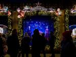 Saks Fifth Avenue's Holiday Light Display in Manhattan Changing Up This Season 