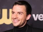 'Wicked' Star Jonathan Bailey Urges 40+ Crowd to Watch Netflix's Gay Teen Drama Series 'Heartstopper'