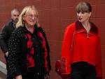 Taylor Swift Spends Black Friday Amid Sea of Red as Boyfriend Travis Kelce's Chiefs Face the Raiders 