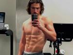 Benson Boone's Latest Gym Selfie Makes Gay Twitter Thirsty