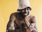 Gay Twitter Roundup: Grindr Chats, Horny New Year's Resolutions, and 'Conclave' is 'Drag Race'