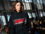 At Sacai, A Masterclass in Wrapping and Reinvention on the Paris Runway