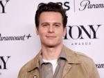 Watch: Kelly Clarkson Recalls the Time Jonathan Groff Spat His 'Sauce' All Over Her