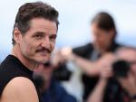 Pedro Pascal and Alexander Skarsgård Break the Internet with A Smooch at Cannes