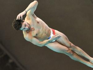 Do Speedos Still Divide the Straights from the Gays?