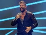 Ricky Martin Shows Up in a Sizzling Mirror Selfie and the Internet Explodes