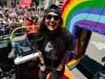 Avi Sic, EDGE Media Network, & Chicago PrideFest Say: Don't Get Down — SHAKE IT DOWN!