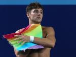 Tom Daley Flaunts How Good He Looks Dripping Wet